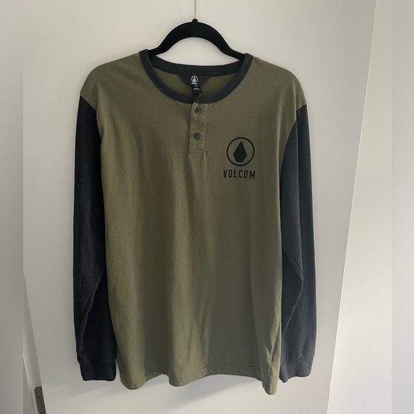 Volcom Other - VOLCOM Men’s 2 Button long sleeve Pullover Shirt Green/Gray/Black XL